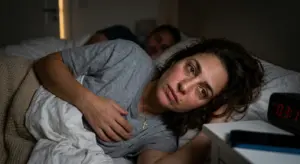 אישה גרוזינית-ישראלית ערה ב-3 בלילה - קורטיזול ושינה - בריאותלי
