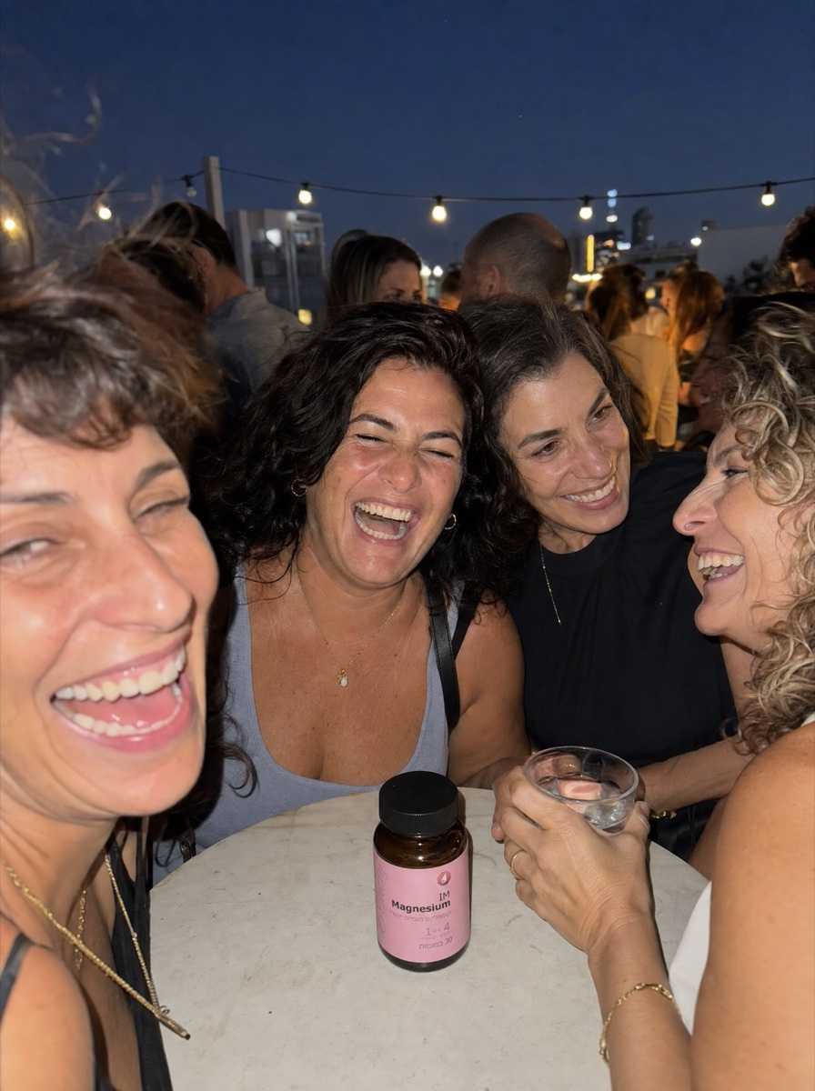 ערב חברות על גג לצד מגנזיום של בריאותלי